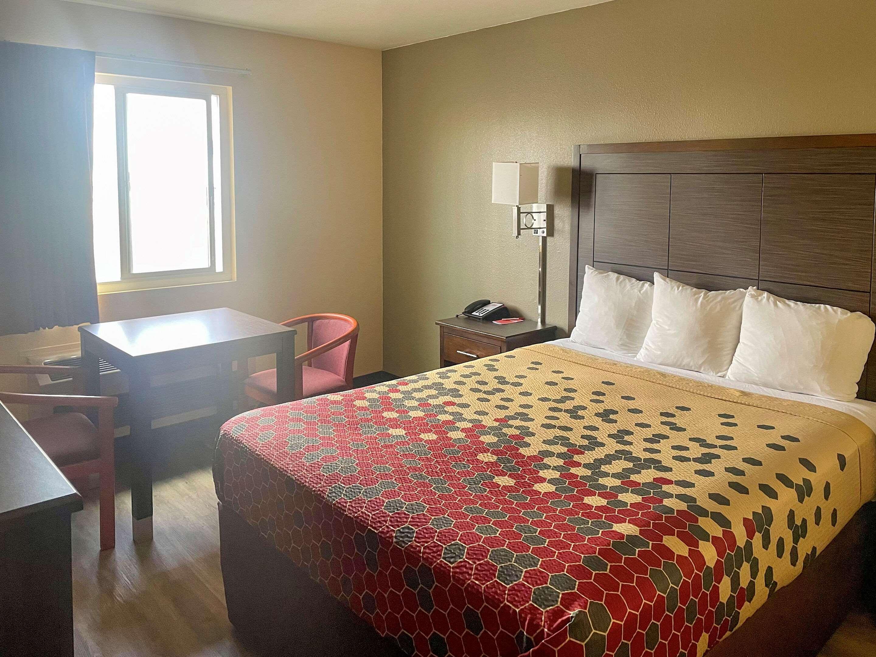 Econo Lodge Inn & Suites Corning Zewnętrze zdjęcie