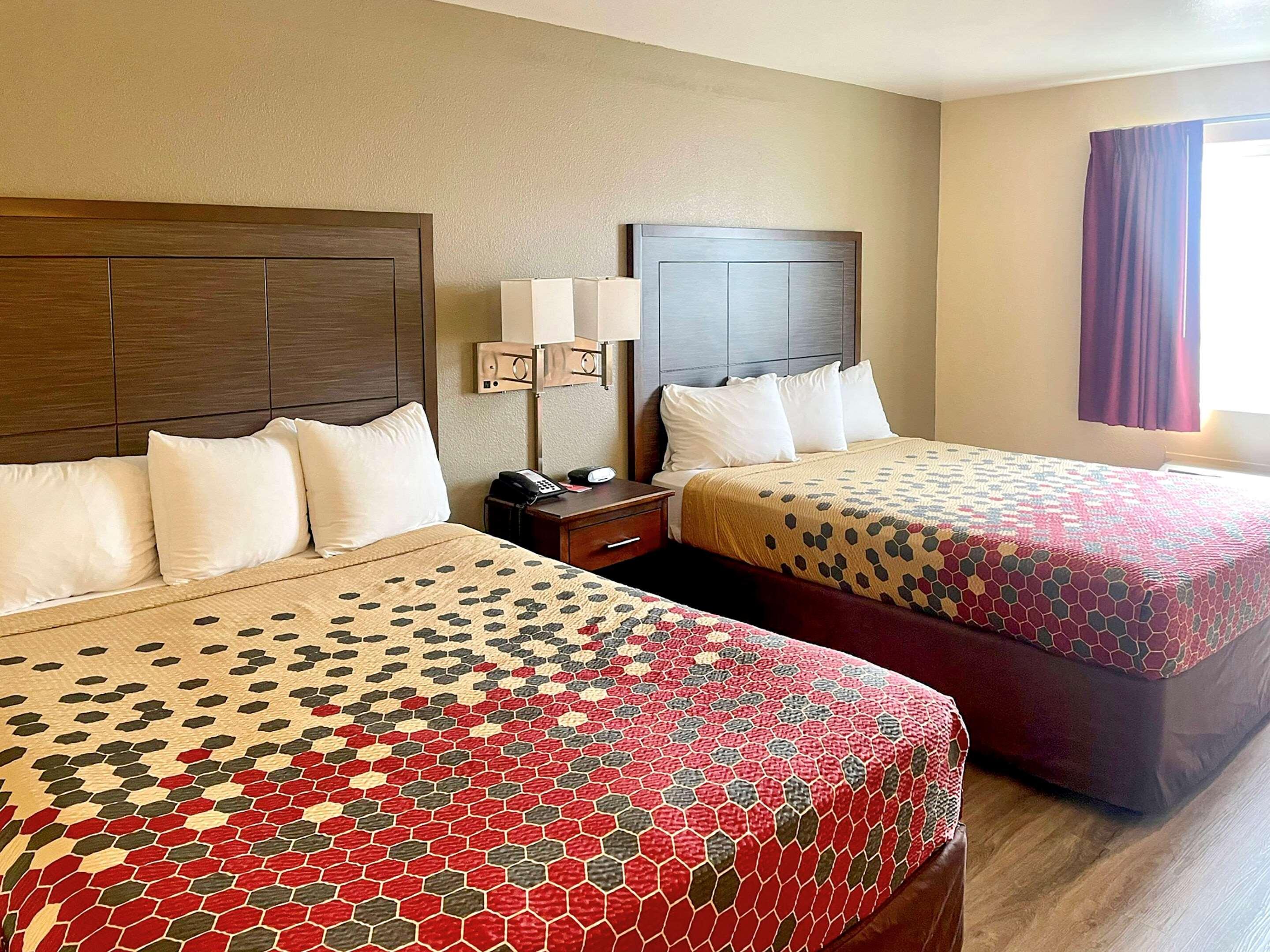 Econo Lodge Inn & Suites Corning Zewnętrze zdjęcie