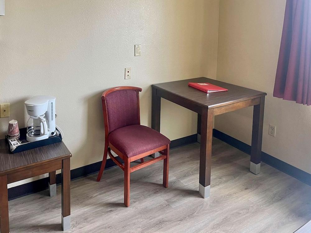 Econo Lodge Inn & Suites Corning Zewnętrze zdjęcie