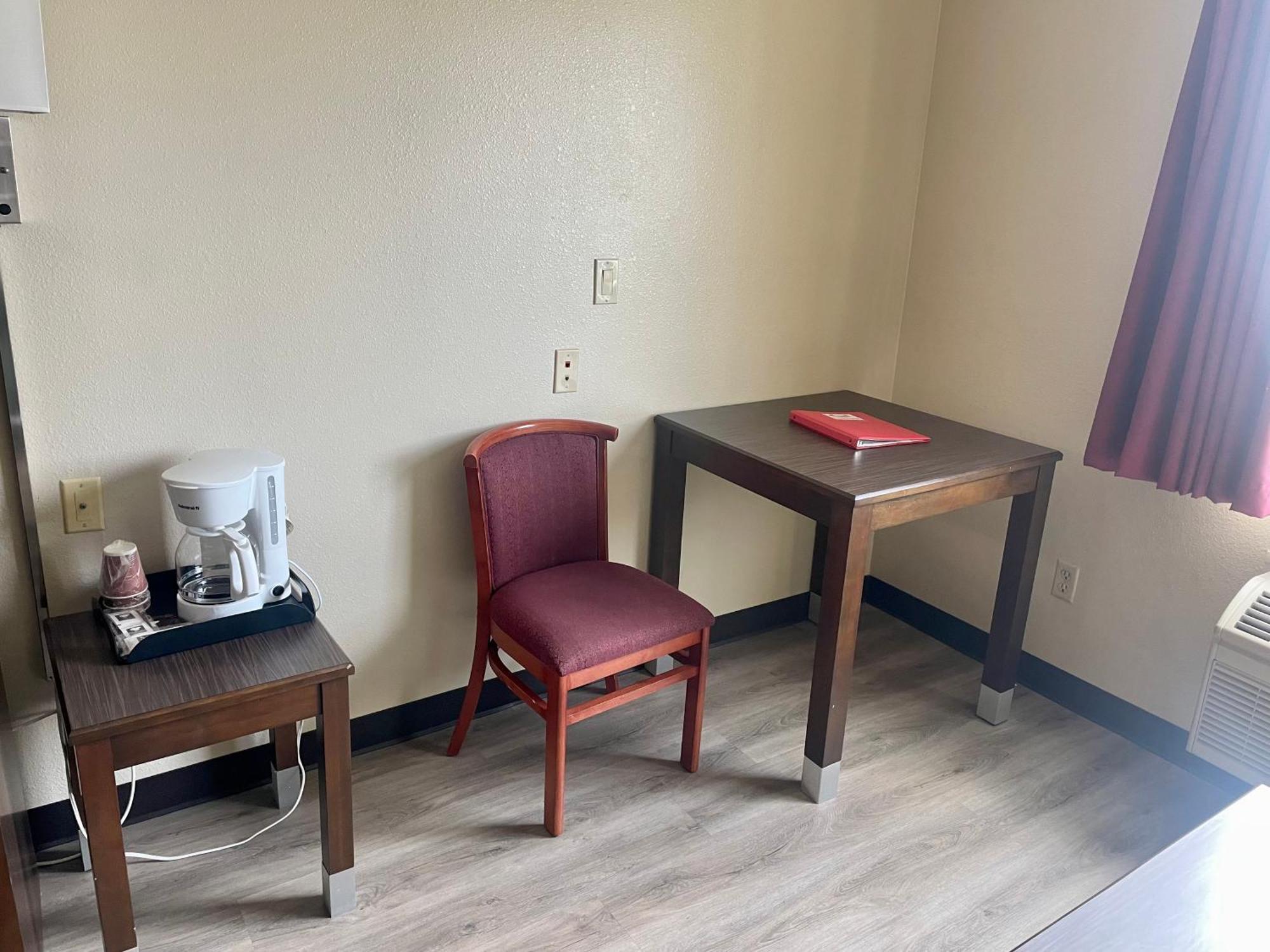 Econo Lodge Inn & Suites Corning Pokój zdjęcie